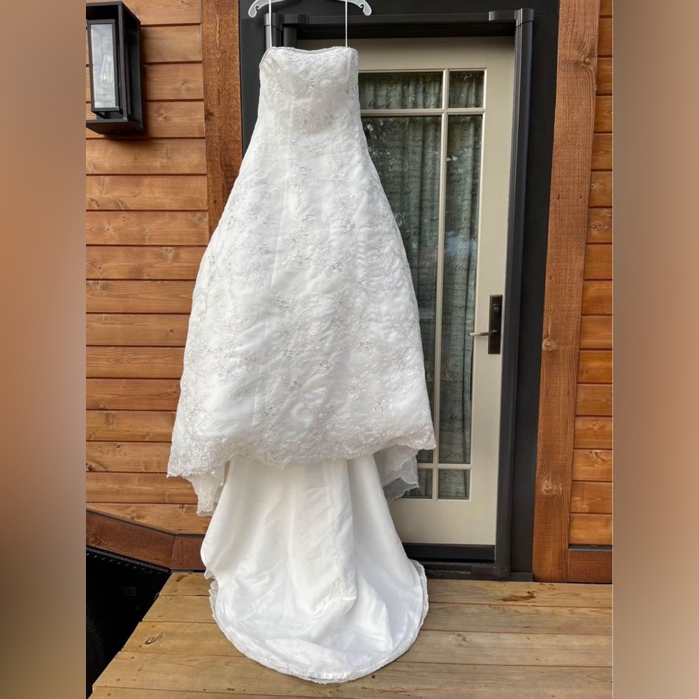 Wedding dress